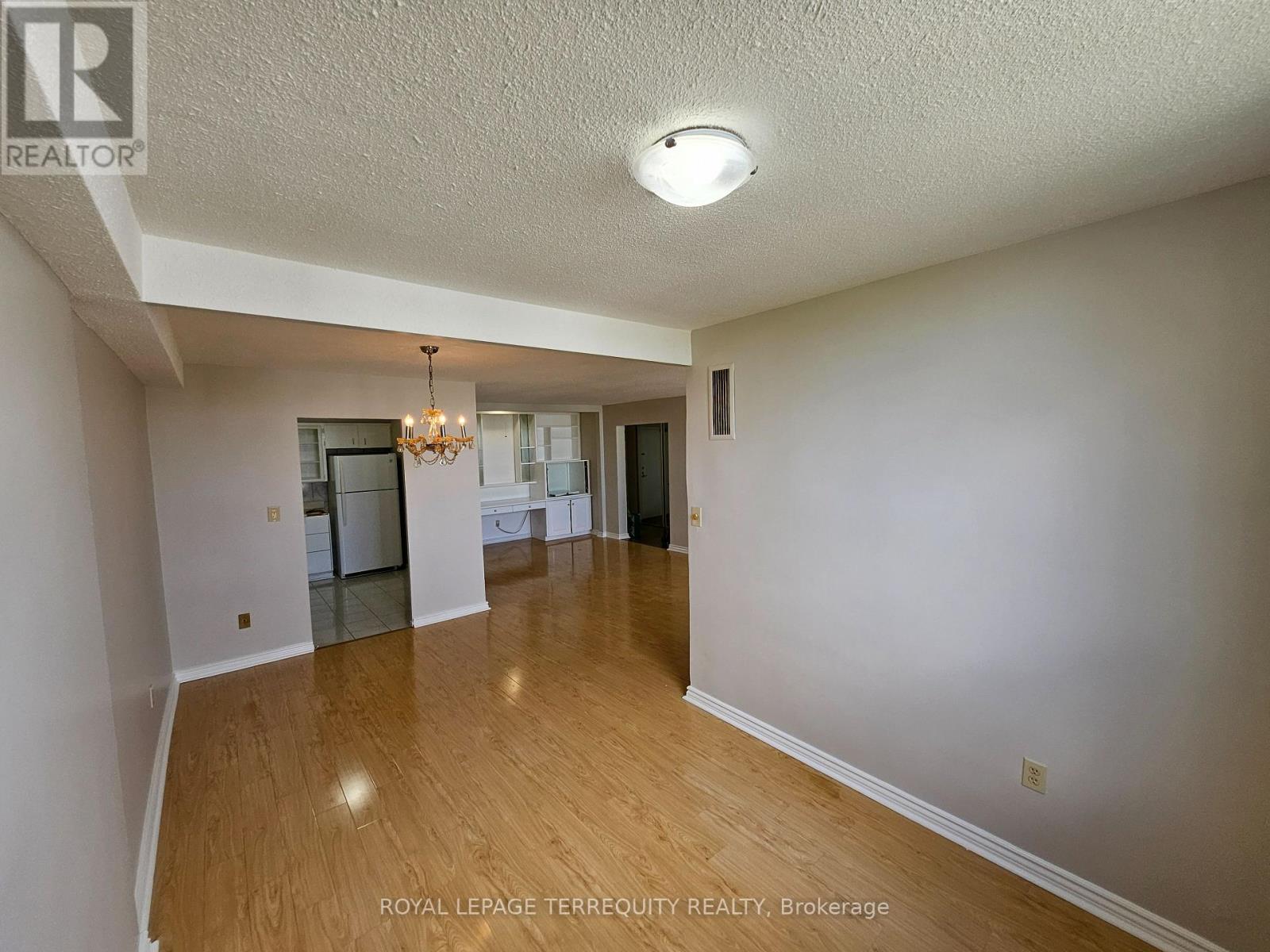 1402 - 5 Shady Golfway, Toronto, Ontario  M3C 3A5 - Photo 10 - C12360323