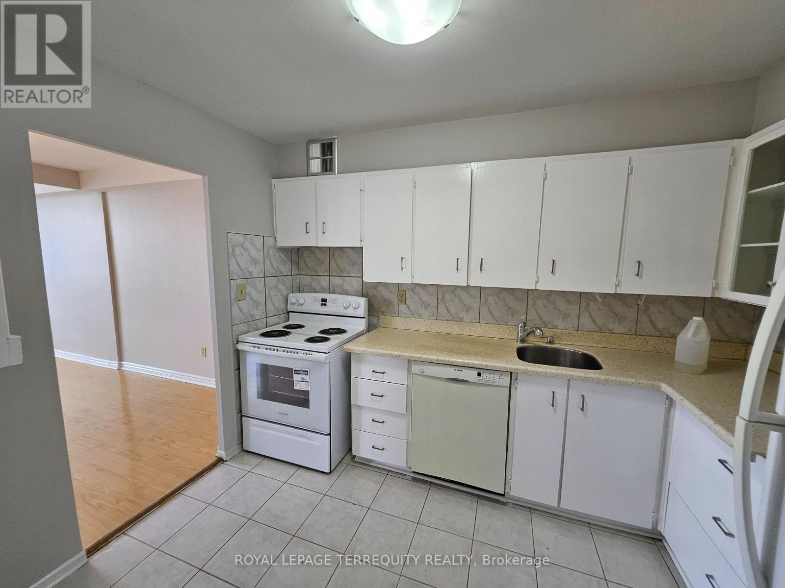 1402 - 5 Shady Golfway, Toronto, Ontario  M3C 3A5 - Photo 13 - C12360323
