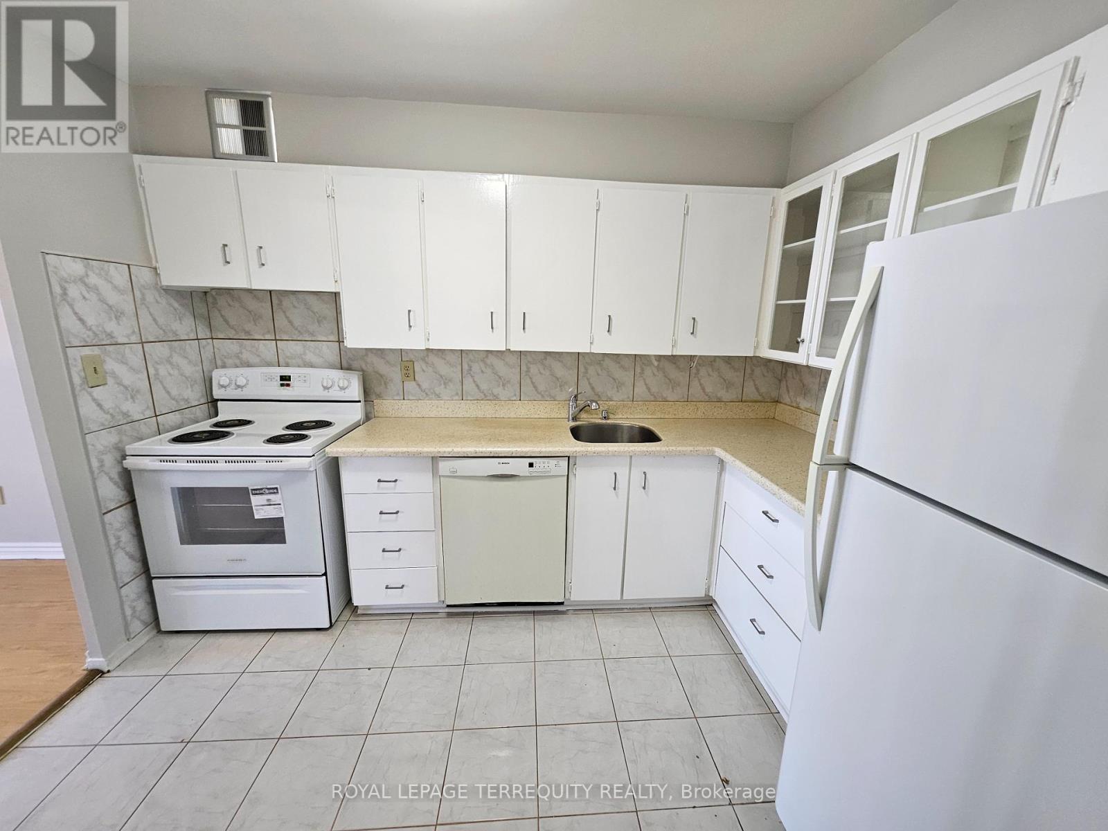 1402 - 5 Shady Golfway, Toronto, Ontario  M3C 3A5 - Photo 16 - C12360323