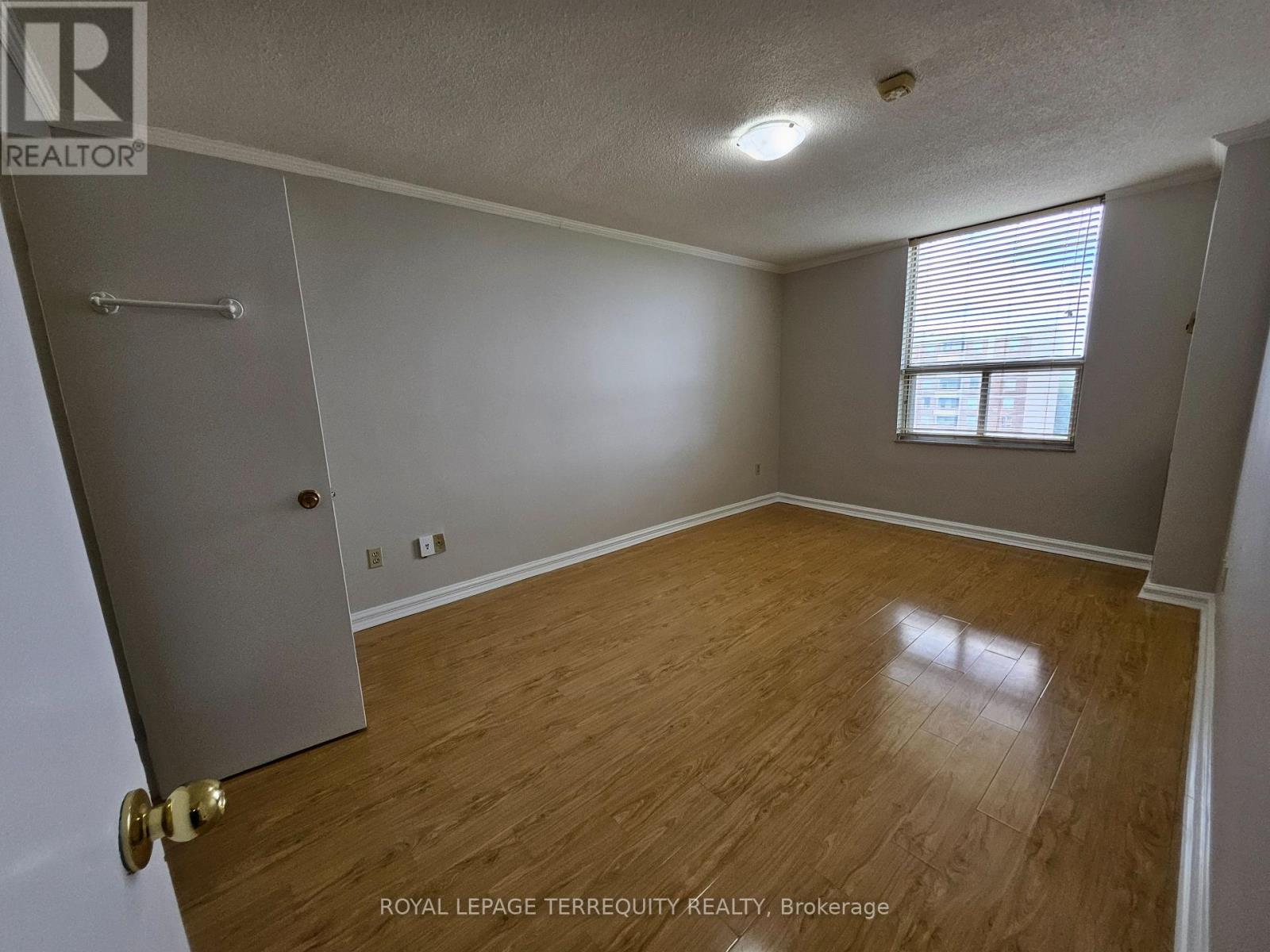 1402 - 5 Shady Golfway, Toronto, Ontario  M3C 3A5 - Photo 17 - C12360323