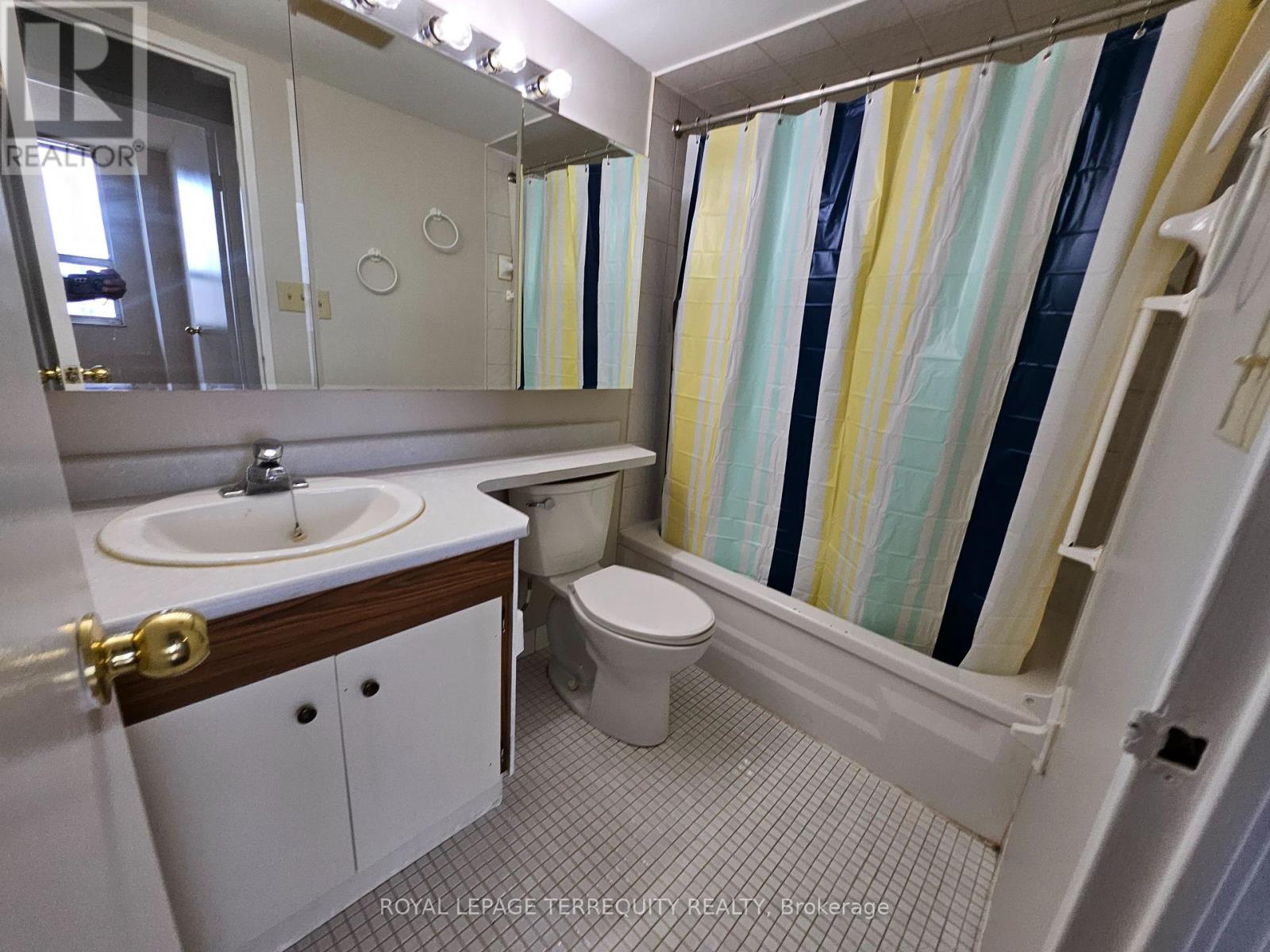 1402 - 5 Shady Golfway, Toronto, Ontario  M3C 3A5 - Photo 24 - C12360323