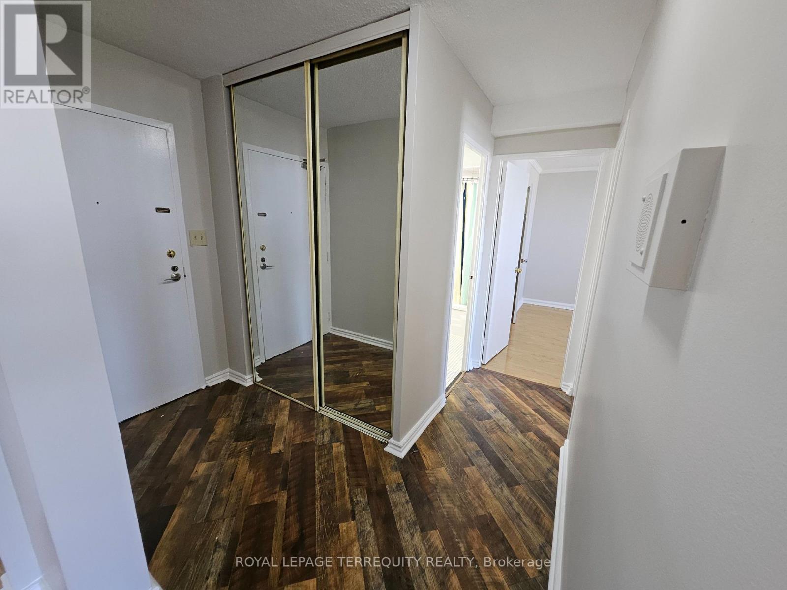 1402 - 5 Shady Golfway, Toronto, Ontario  M3C 3A5 - Photo 5 - C12360323