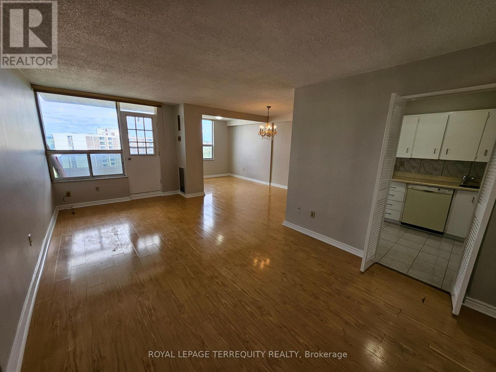 1402 - 5 Shady Golfway, Toronto, Ontario  M3C 3A5 - Photo 6 - C12360323
