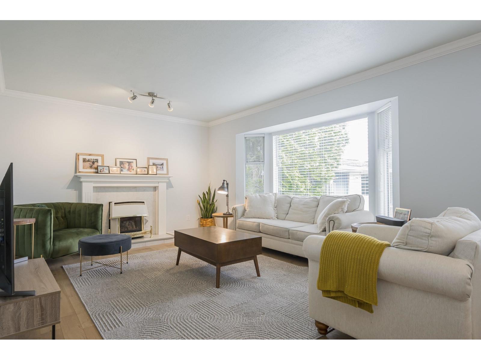Property at 27236 32B AVENUE AVENUE image 3
