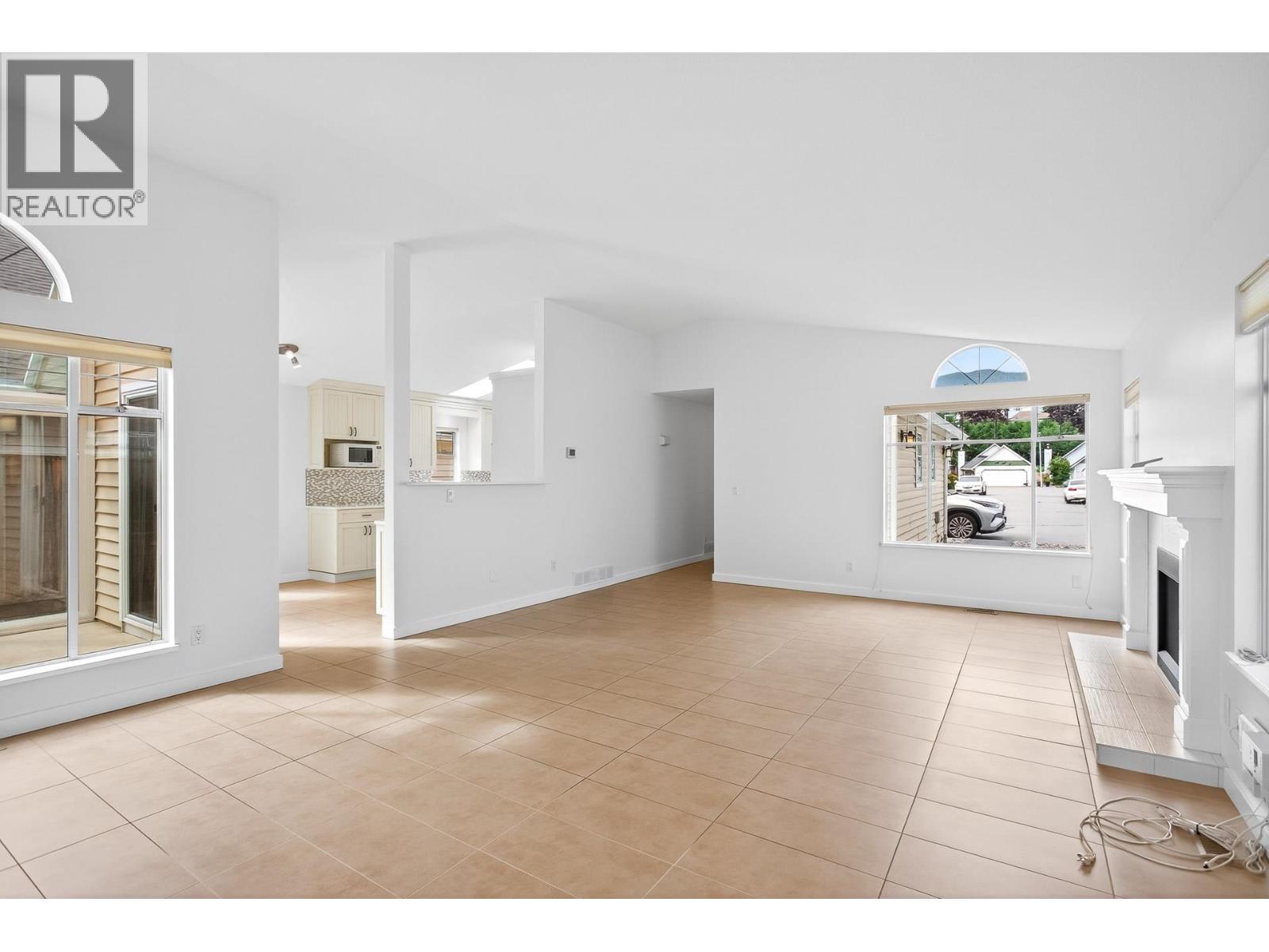 51 2865 Glen Drive, Coquitlam, British Columbia  V3B 6W4 - Photo 8 - R3035800