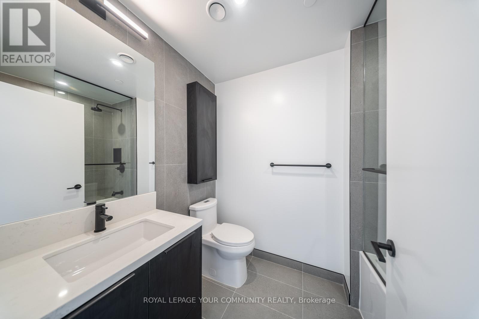 603 - 5 York Garden Way, Toronto, Ontario  M6A 2V1 - Photo 10 - W12360286