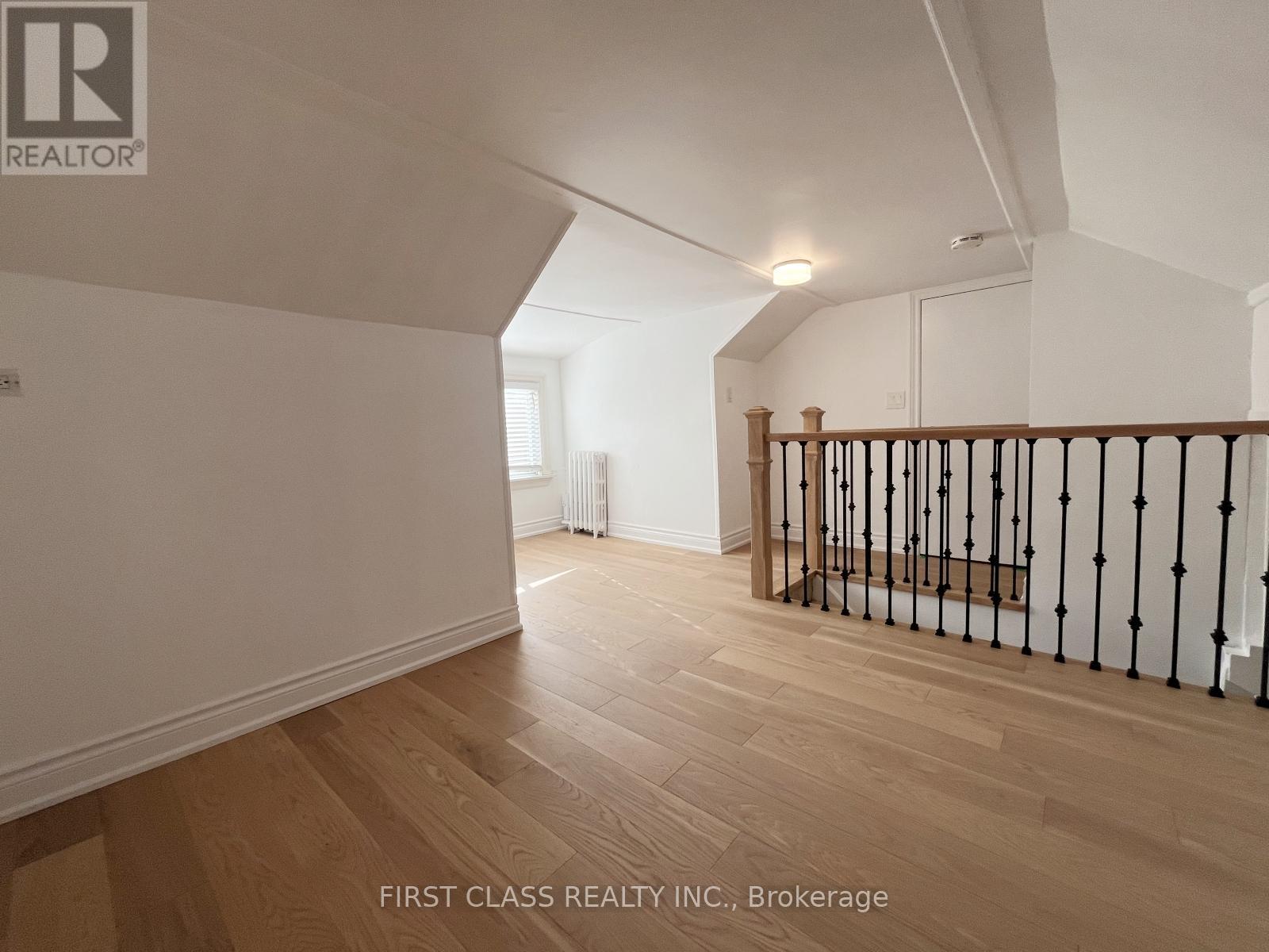 63 Guthrie Avenue, Toronto, Ontario  M8Y 3L2 - Photo 10 - W12360325