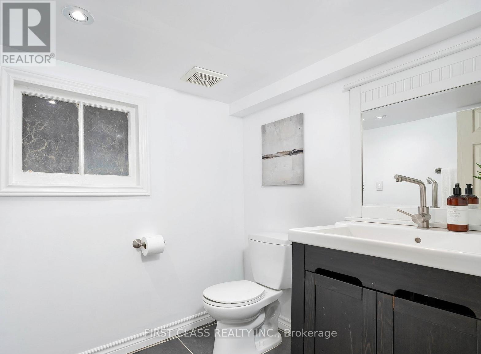 63 Guthrie Avenue, Toronto, Ontario  M8Y 3L2 - Photo 13 - W12360325