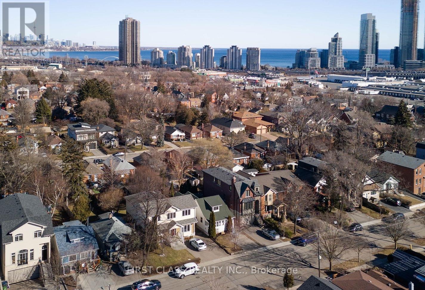 63 Guthrie Avenue, Toronto, Ontario  M8Y 3L2 - Photo 16 - W12360325