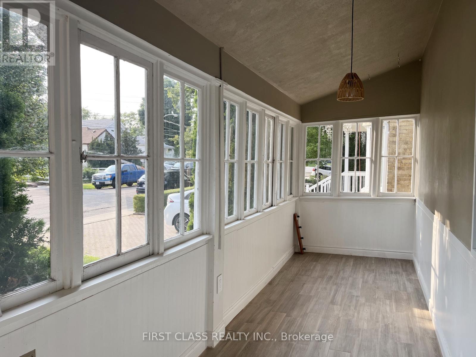 63 Guthrie Avenue, Toronto, Ontario  M8Y 3L2 - Photo 2 - W12360325