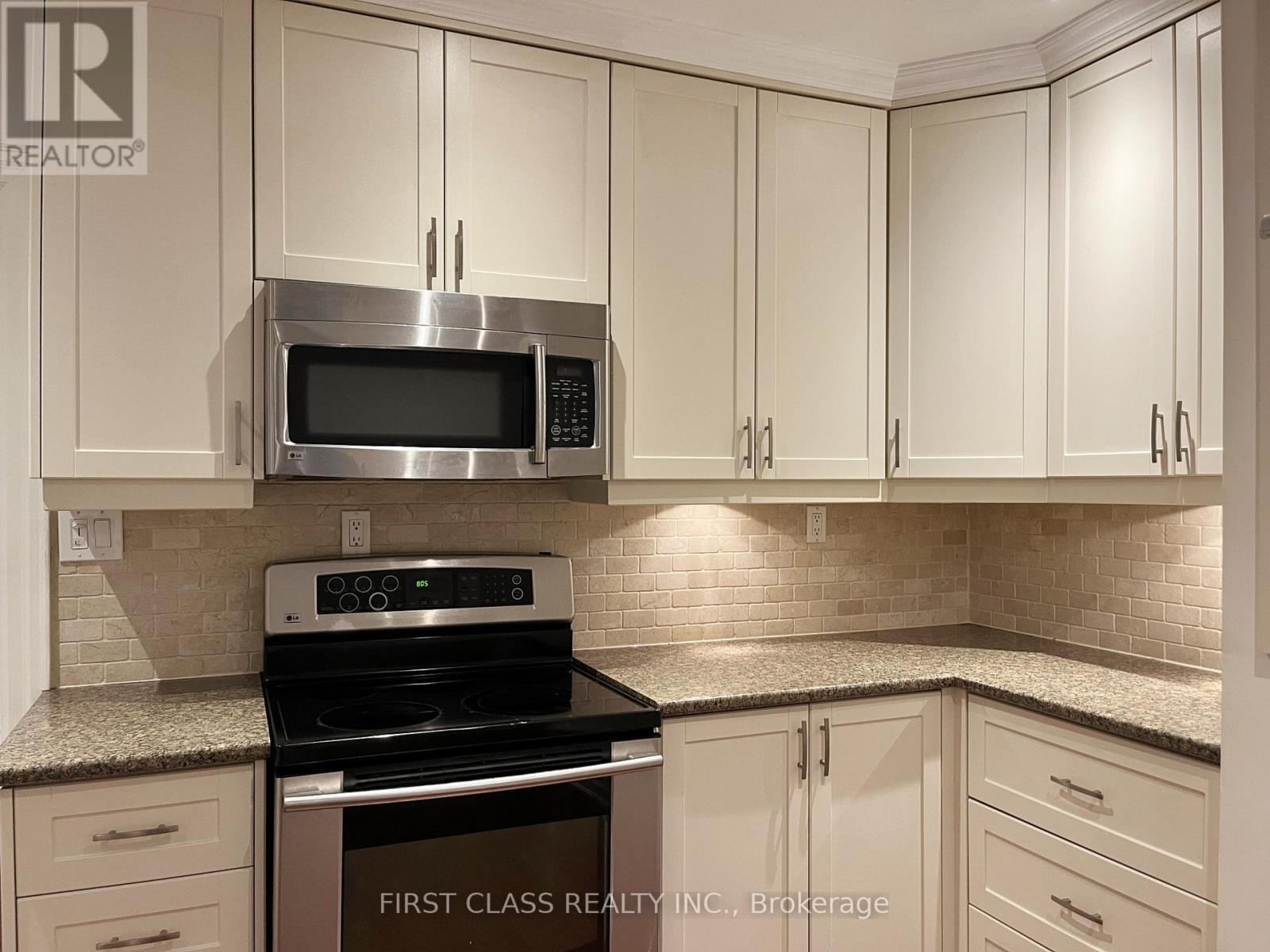 63 Guthrie Avenue, Toronto, Ontario  M8Y 3L2 - Photo 5 - W12360325