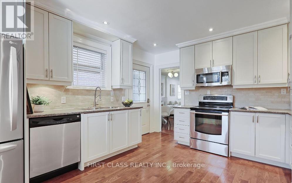 63 Guthrie Avenue, Toronto, Ontario  M8Y 3L2 - Photo 6 - W12360325