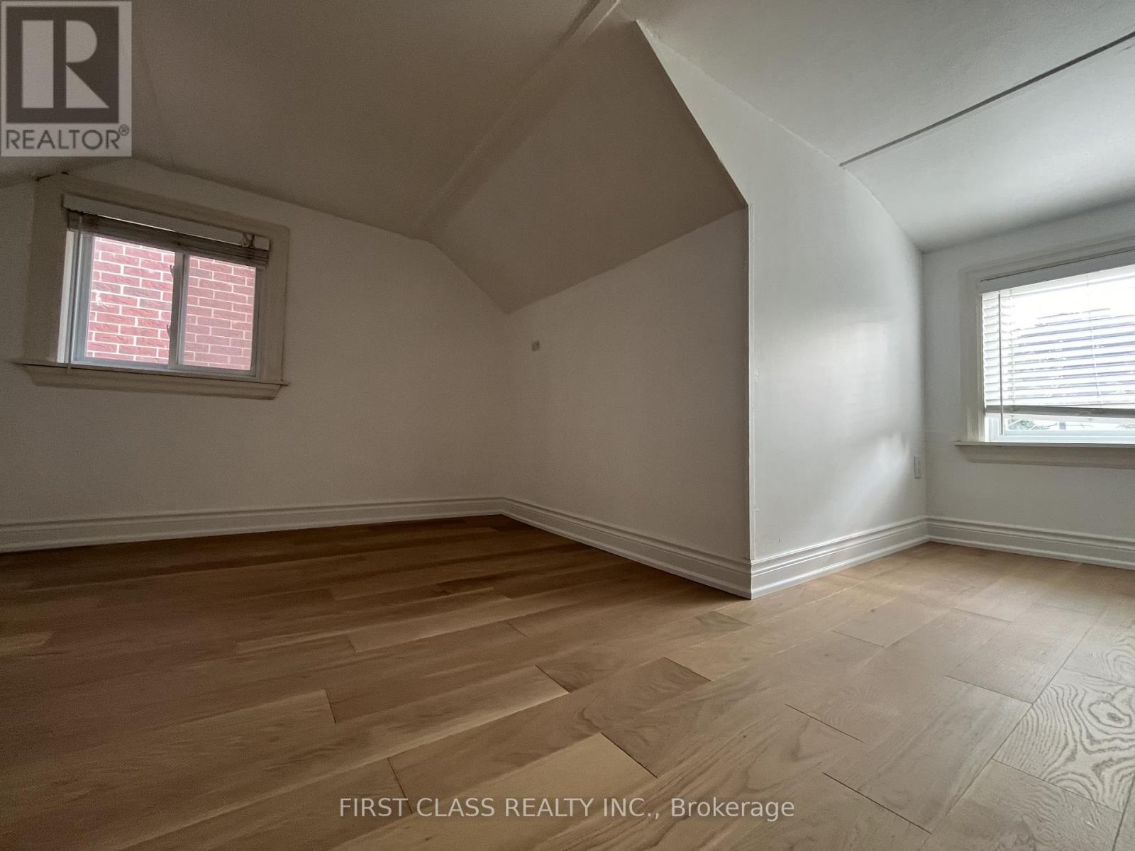 63 Guthrie Avenue, Toronto, Ontario  M8Y 3L2 - Photo 9 - W12360325