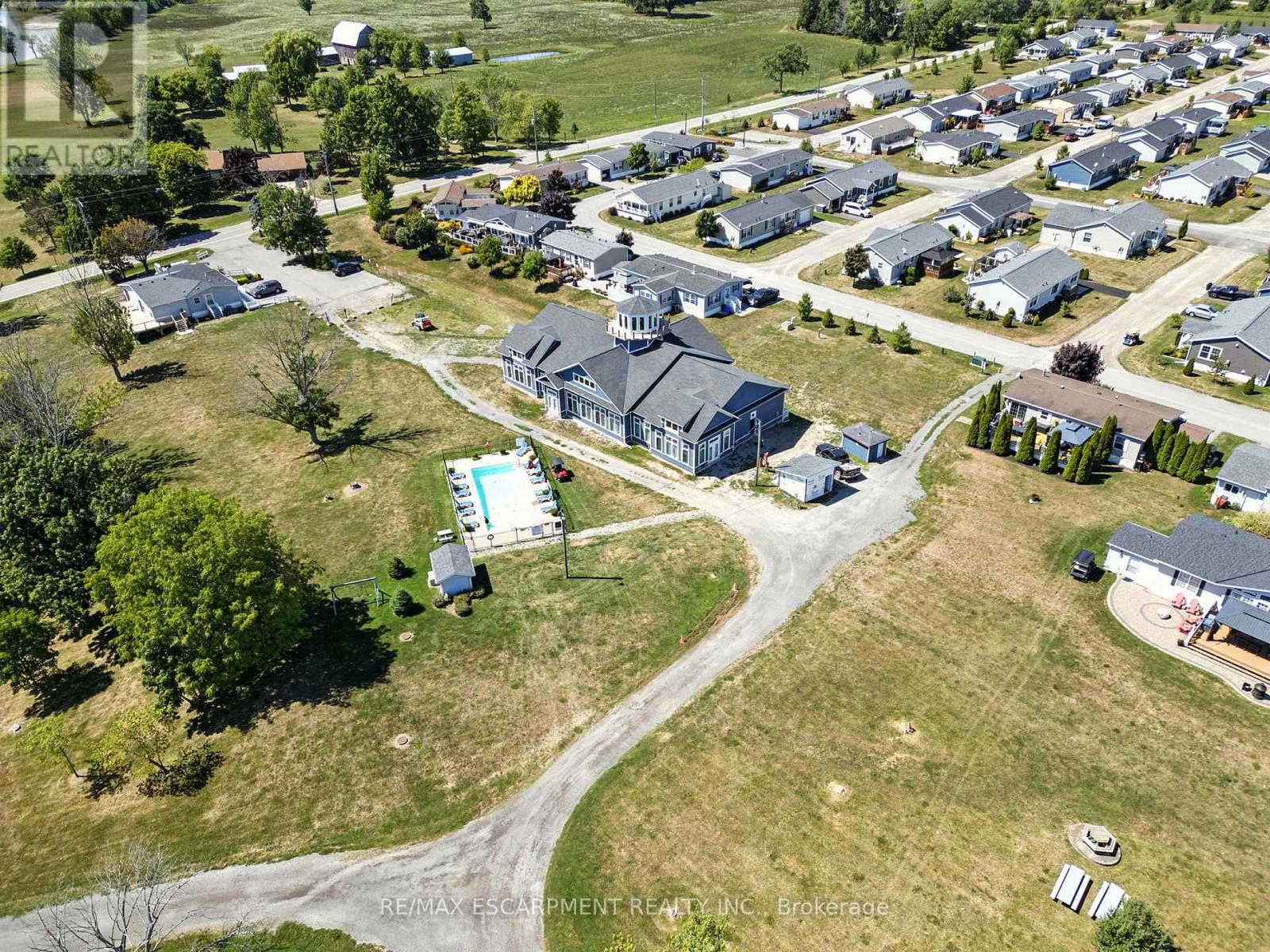 55 Riverbend Crescent, Haldimand (Nanticoke), Ontario  N0A 1L0 - Photo 10 - X12360301