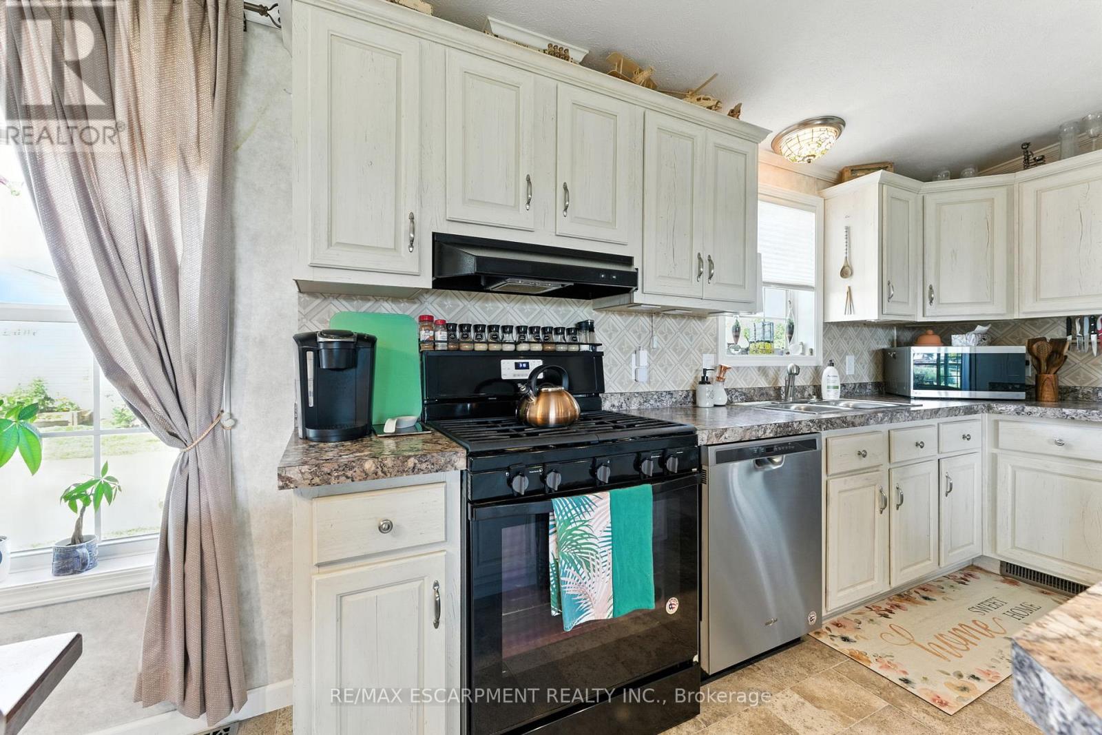 55 Riverbend Crescent, Haldimand (Nanticoke), Ontario  N0A 1L0 - Photo 24 - X12360301