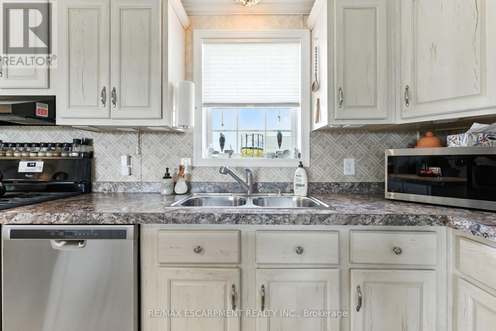 55 Riverbend Crescent, Haldimand (Nanticoke), Ontario  N0A 1L0 - Photo 25 - X12360301