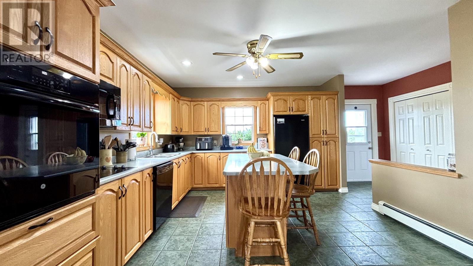 215 Cable Head Road, Cable Head East, Prince Edward Island  C0A 2A0 - Photo 8 - 202521385