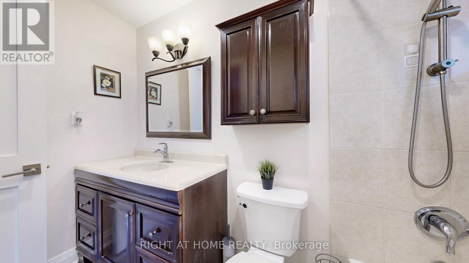 88 Glentworth Road, Toronto, Ontario  M2J 2E8 - Photo 20 - C12360358