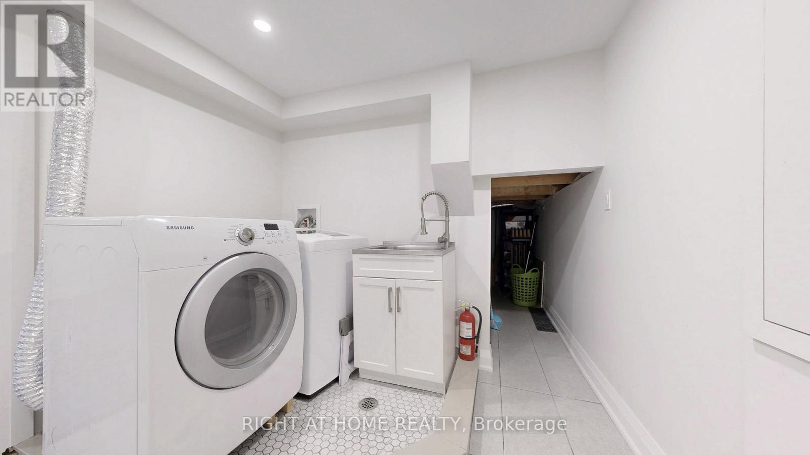 88 Glentworth Road, Toronto, Ontario  M2J 2E8 - Photo 36 - C12360358
