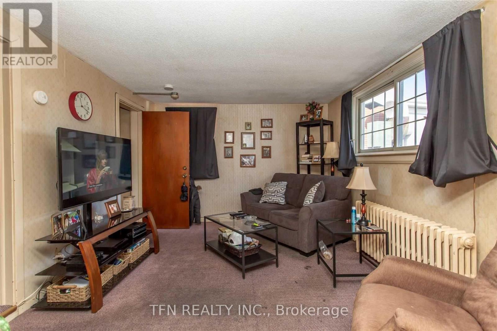 135-137 Queenston Street, St. Catharines, Ontario  L2R 2Z8 - Photo 20 - X12360209