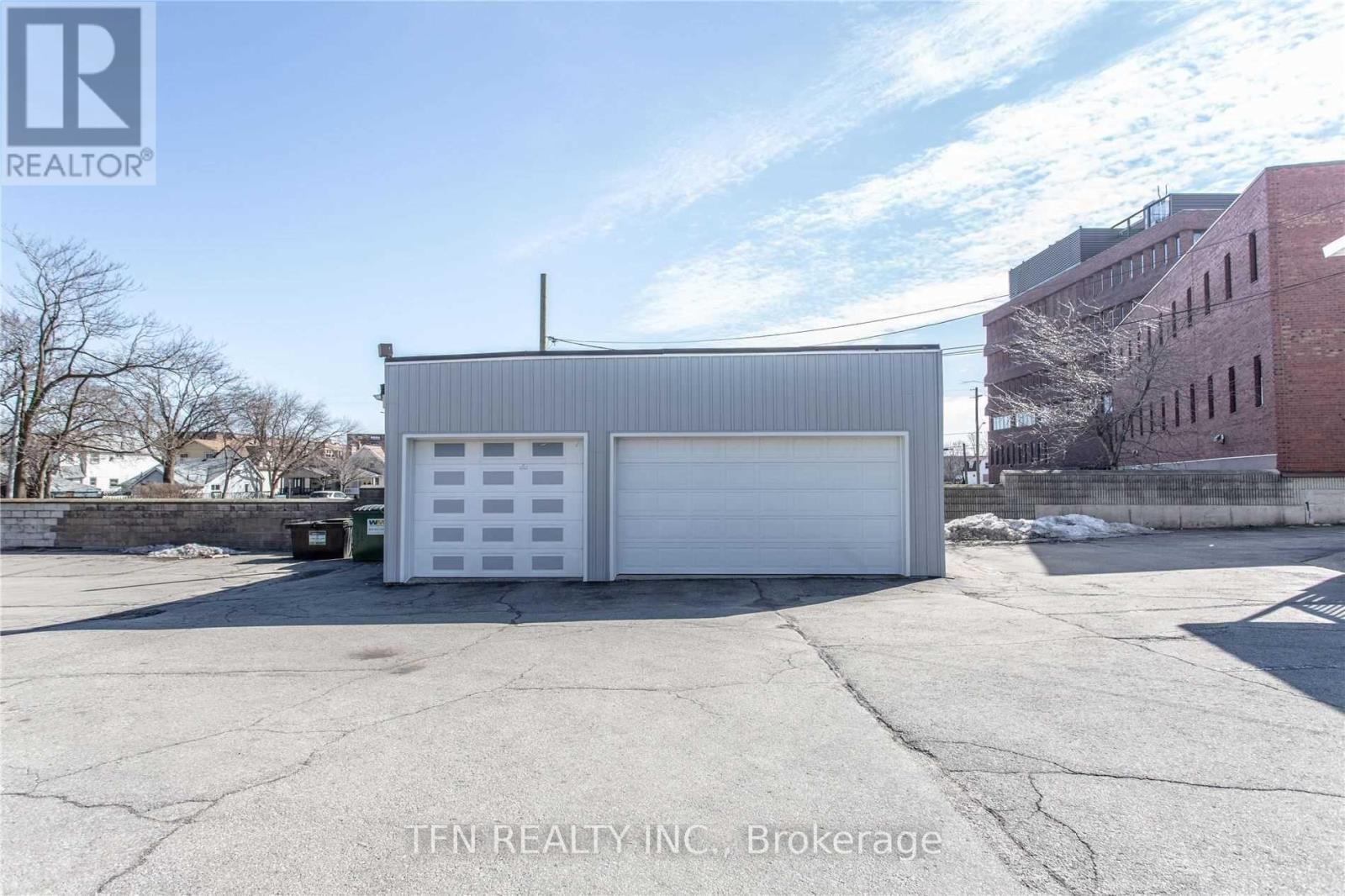 135-137 Queenston Street, St. Catharines, Ontario  L2R 2Z8 - Photo 24 - X12360209