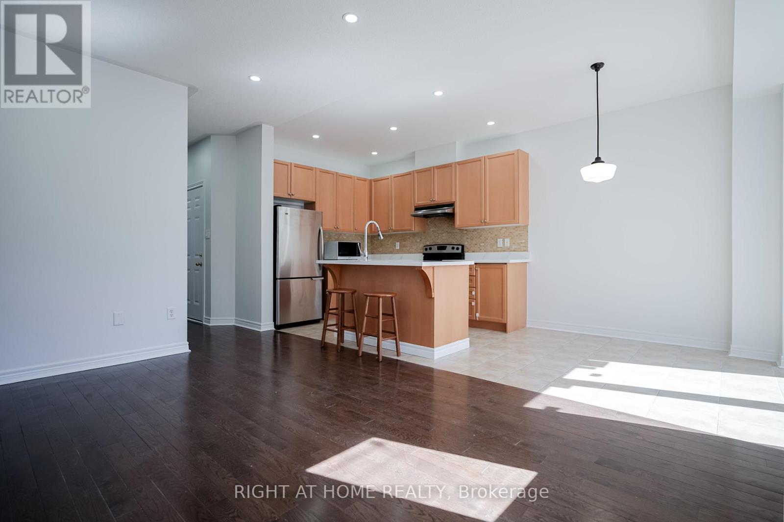 74 Amos Lehman Way, Whitchurch-Stouffville, Ontario  L4A 0L3 - Photo 13 - N12360368
