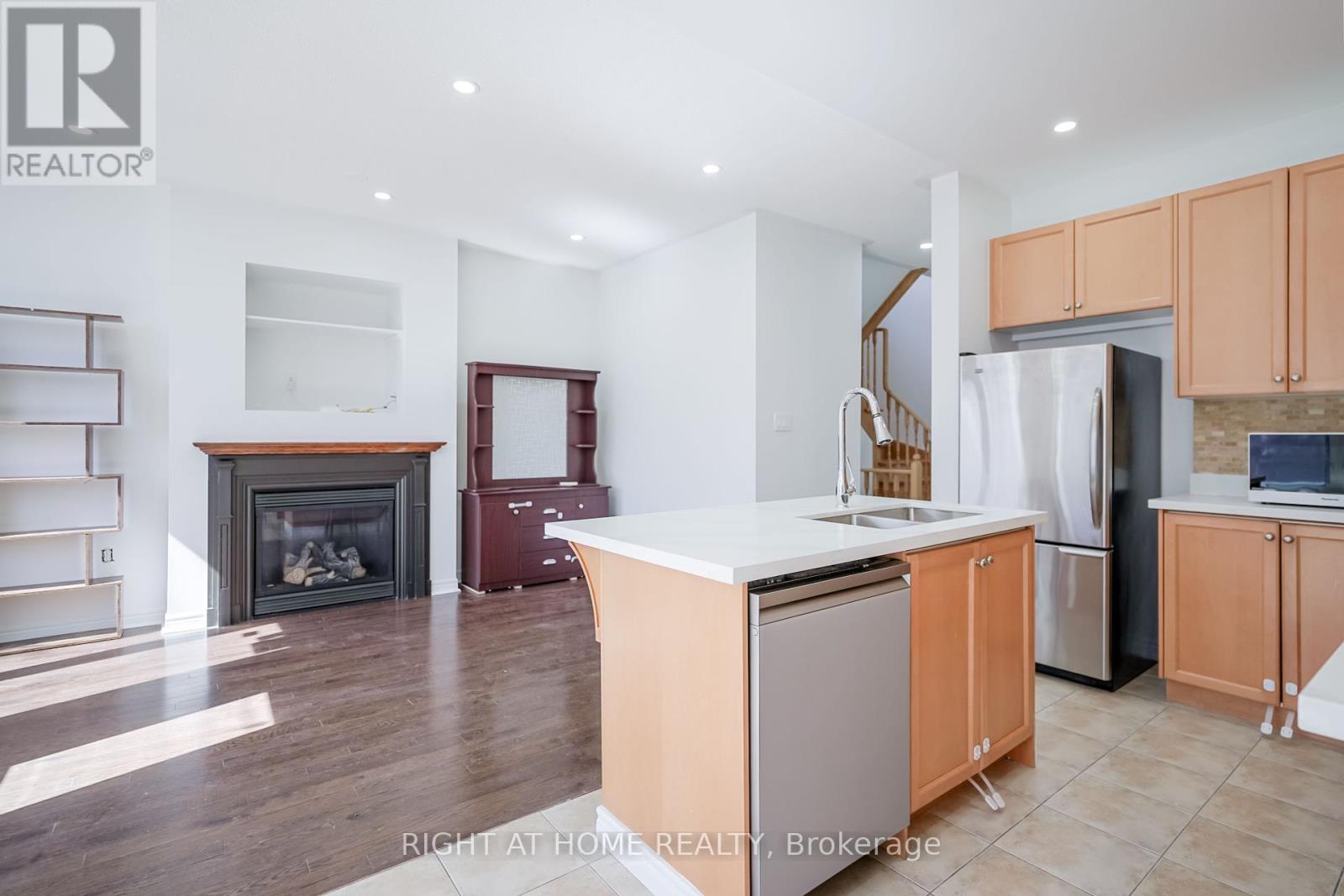 74 Amos Lehman Way, Whitchurch-Stouffville, Ontario  L4A 0L3 - Photo 18 - N12360368