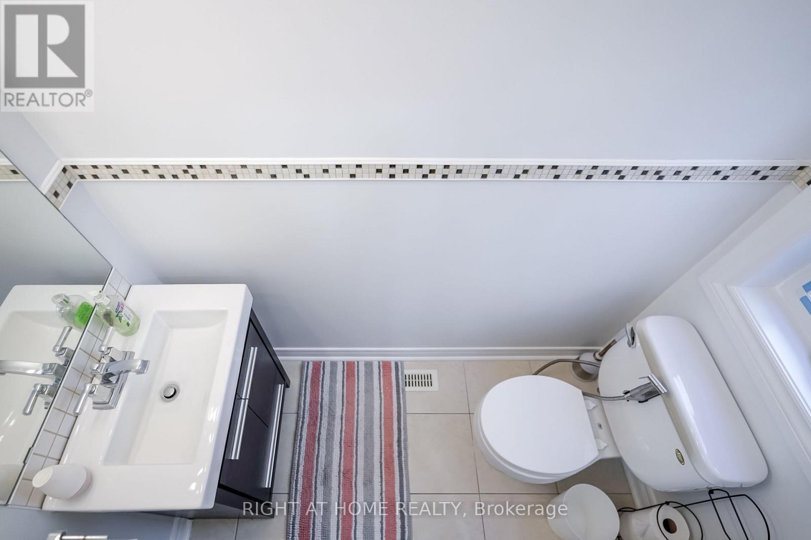 74 Amos Lehman Way, Whitchurch-Stouffville, Ontario  L4A 0L3 - Photo 21 - N12360368