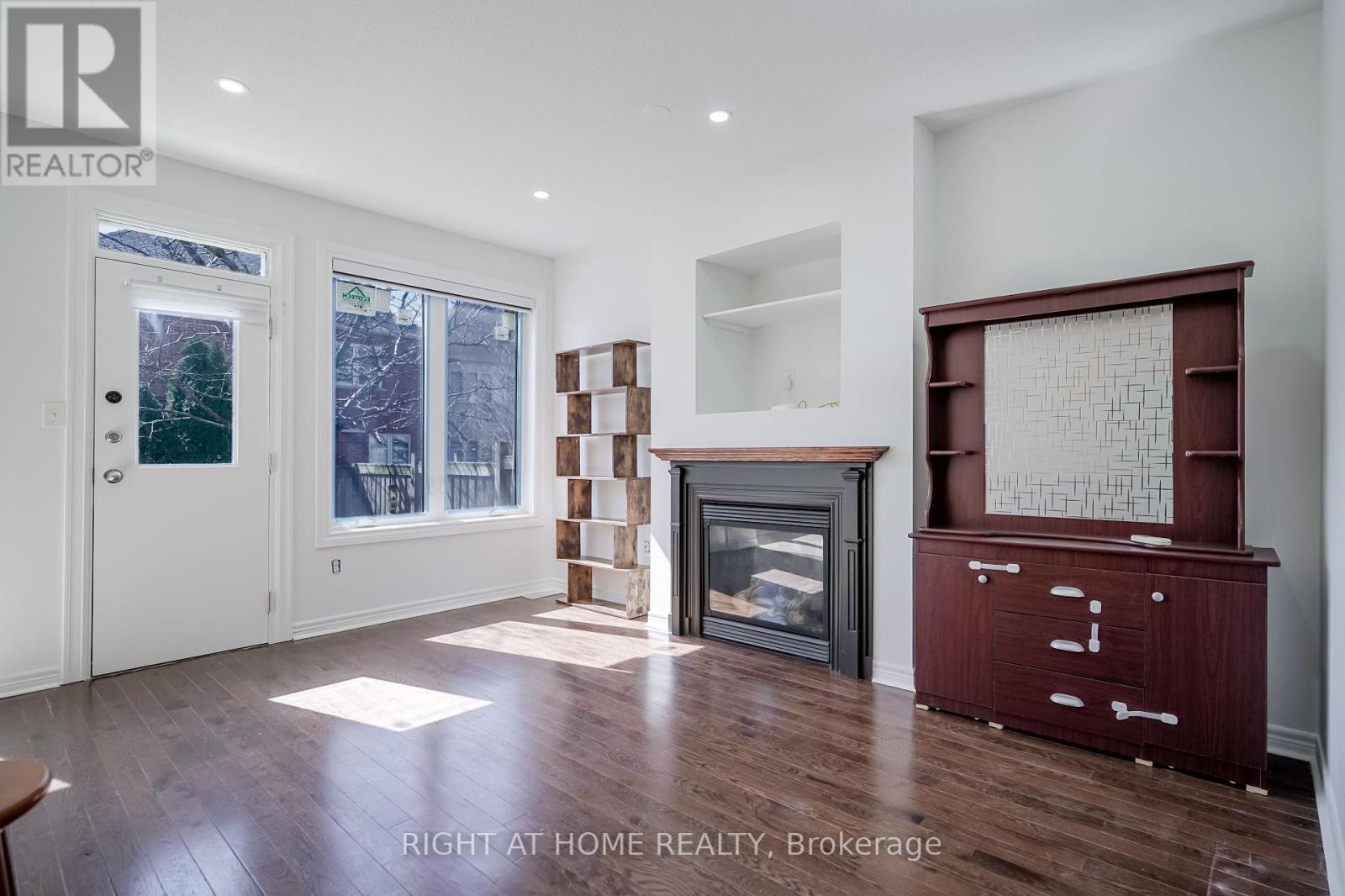 74 Amos Lehman Way, Whitchurch-Stouffville, Ontario  L4A 0L3 - Photo 8 - N12360368