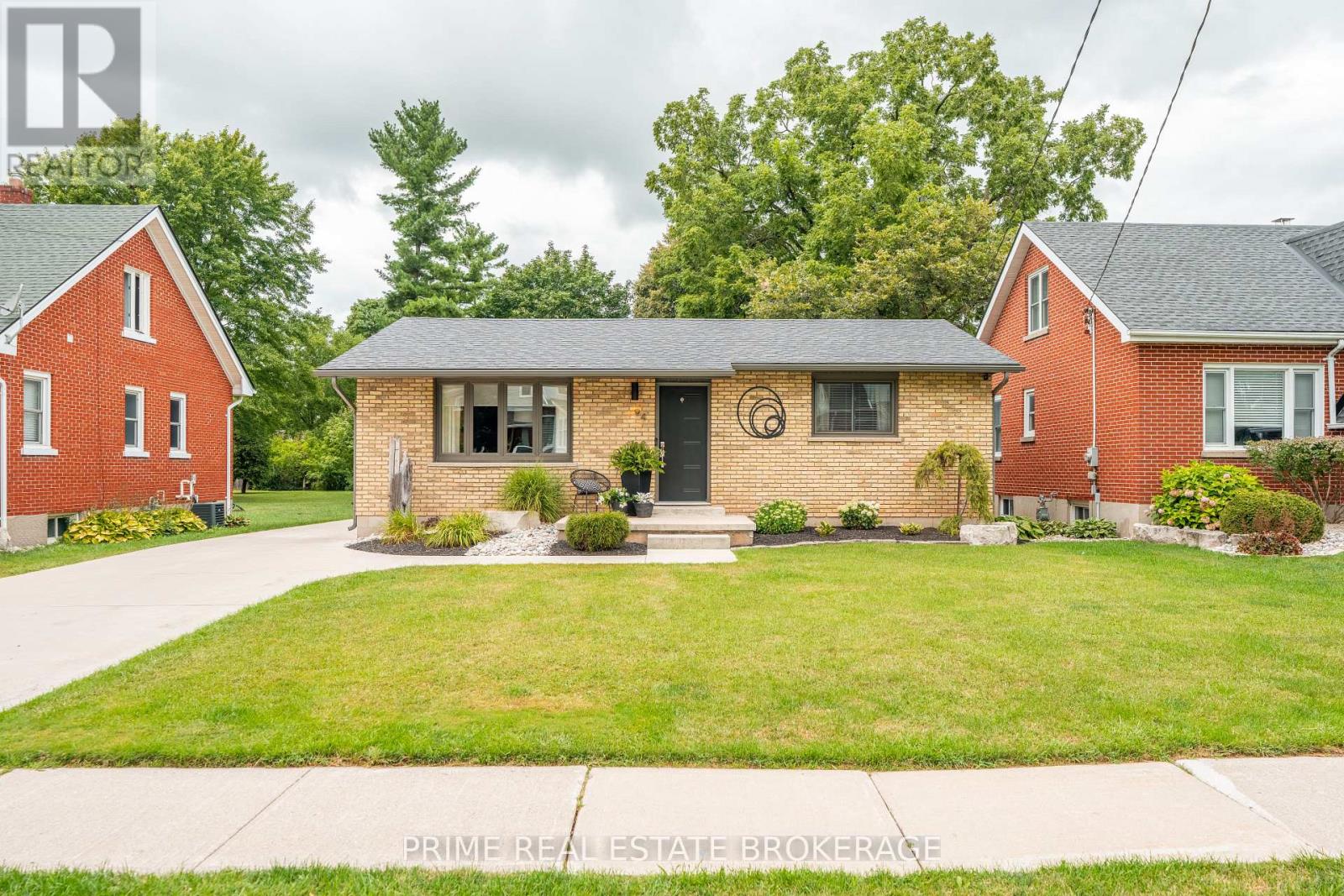 94 JOHN STREET E, South Huron, Ontario