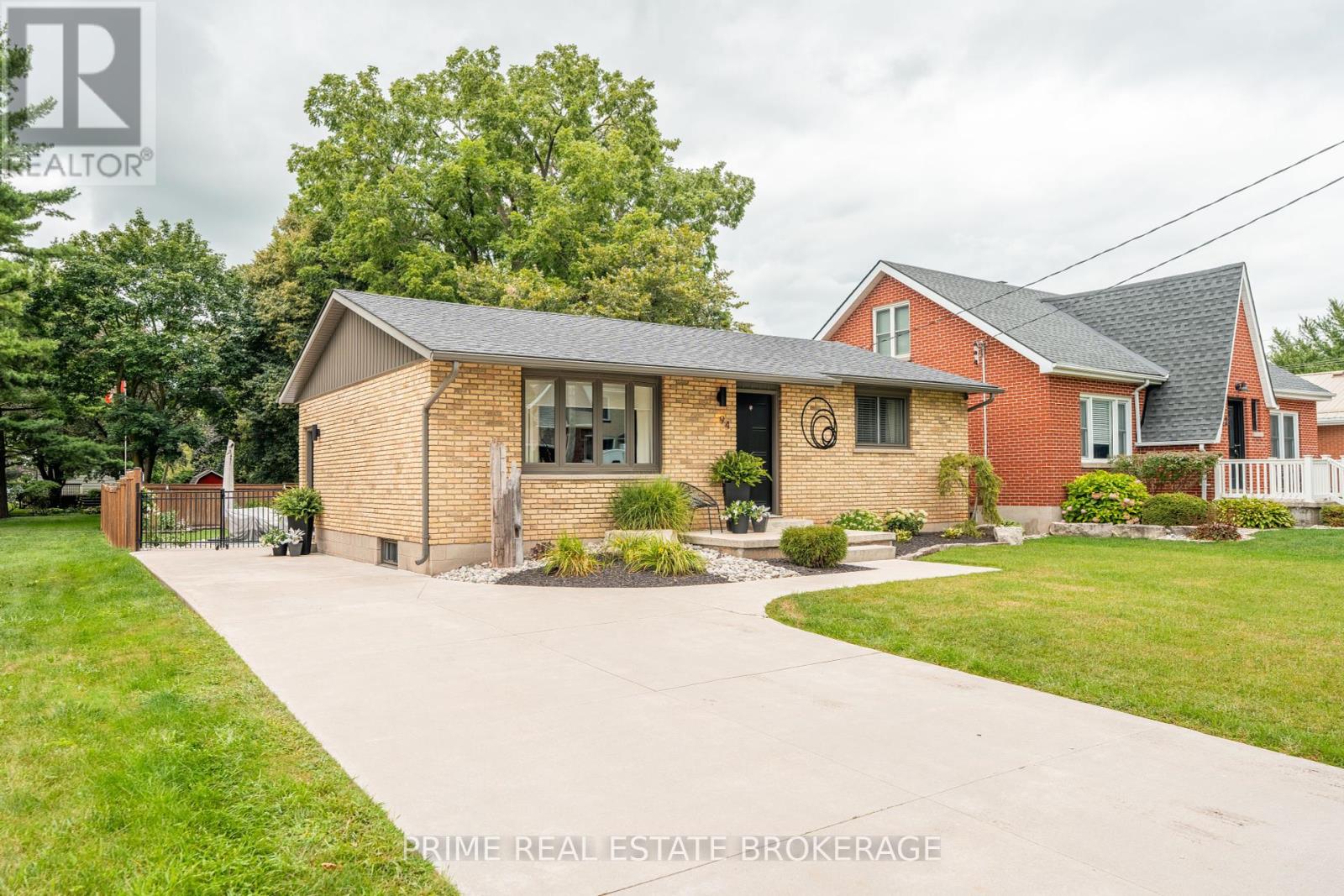 94 John Street E, South Huron, Ontario  N0M 1S1 - Photo 2 - X12360421