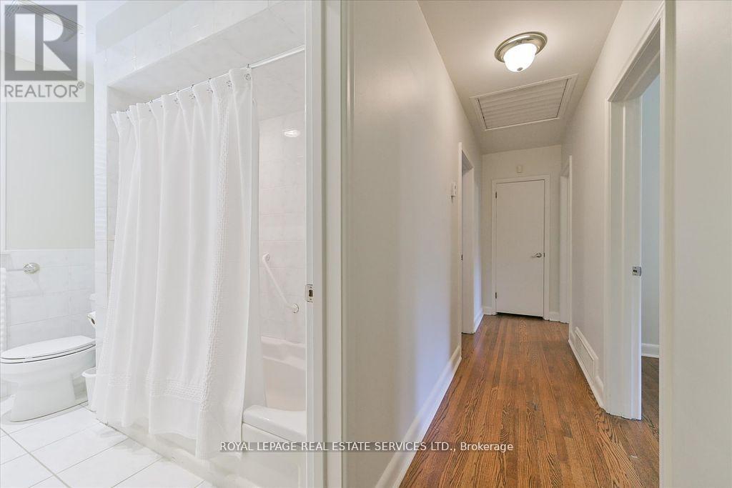 62 Princess Margaret Boulevard, Toronto, Ontario  M9A 2A2 - Photo 14 - W12360357