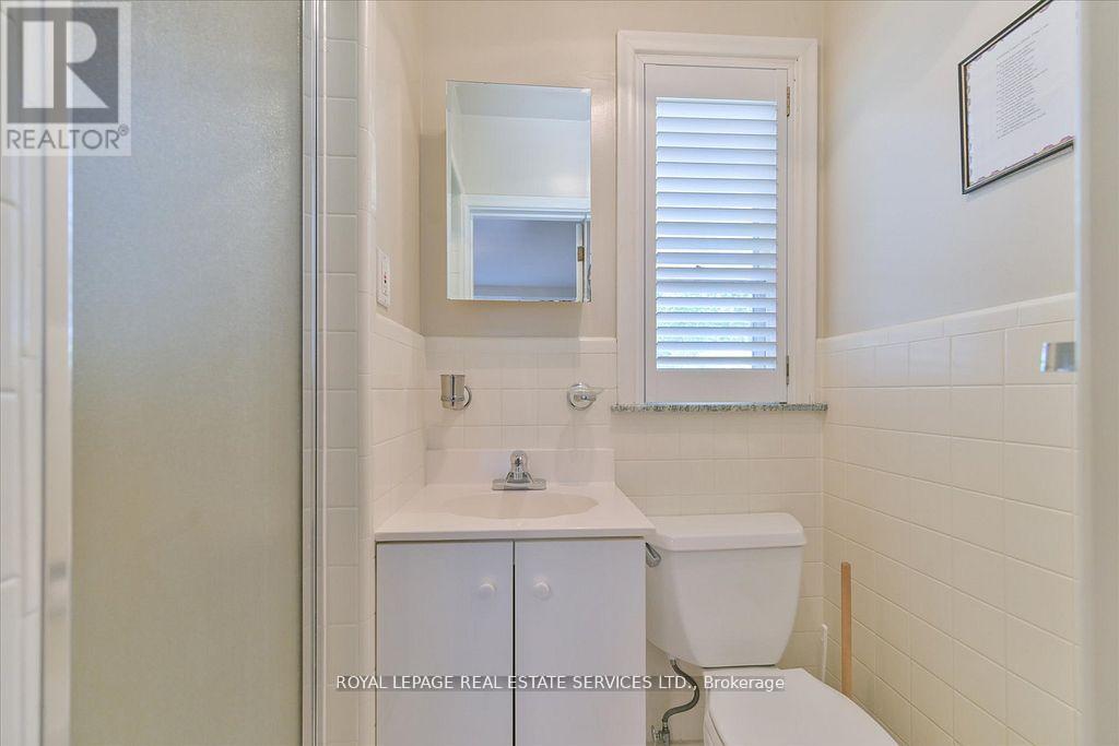 62 Princess Margaret Boulevard, Toronto, Ontario  M9A 2A2 - Photo 16 - W12360357