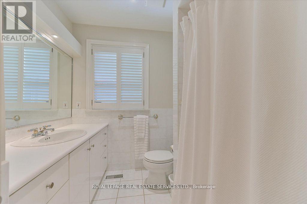 62 Princess Margaret Boulevard, Toronto, Ontario  M9A 2A2 - Photo 20 - W12360357