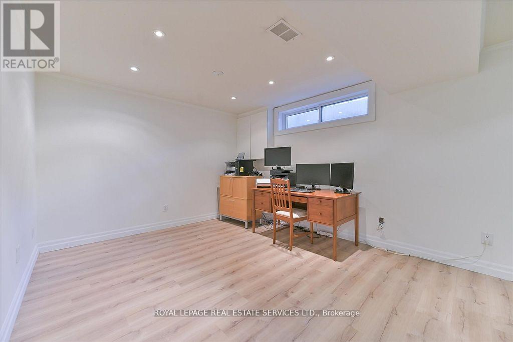 62 Princess Margaret Boulevard, Toronto, Ontario  M9A 2A2 - Photo 23 - W12360357