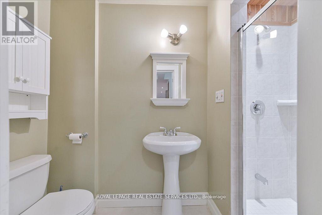 62 Princess Margaret Boulevard, Toronto, Ontario  M9A 2A2 - Photo 26 - W12360357