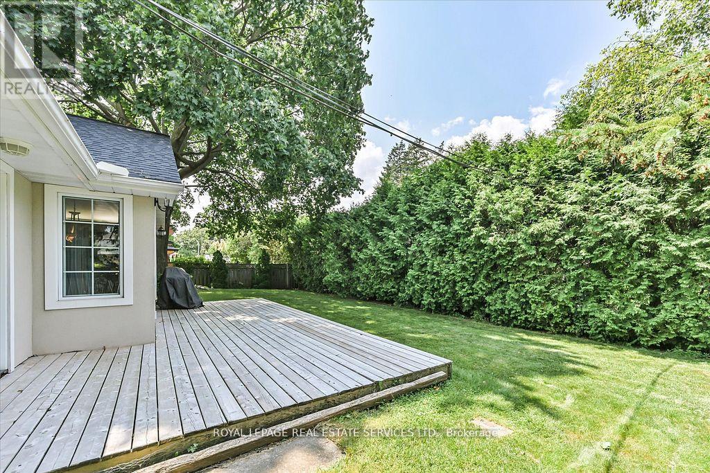62 Princess Margaret Boulevard, Toronto, Ontario  M9A 2A2 - Photo 27 - W12360357
