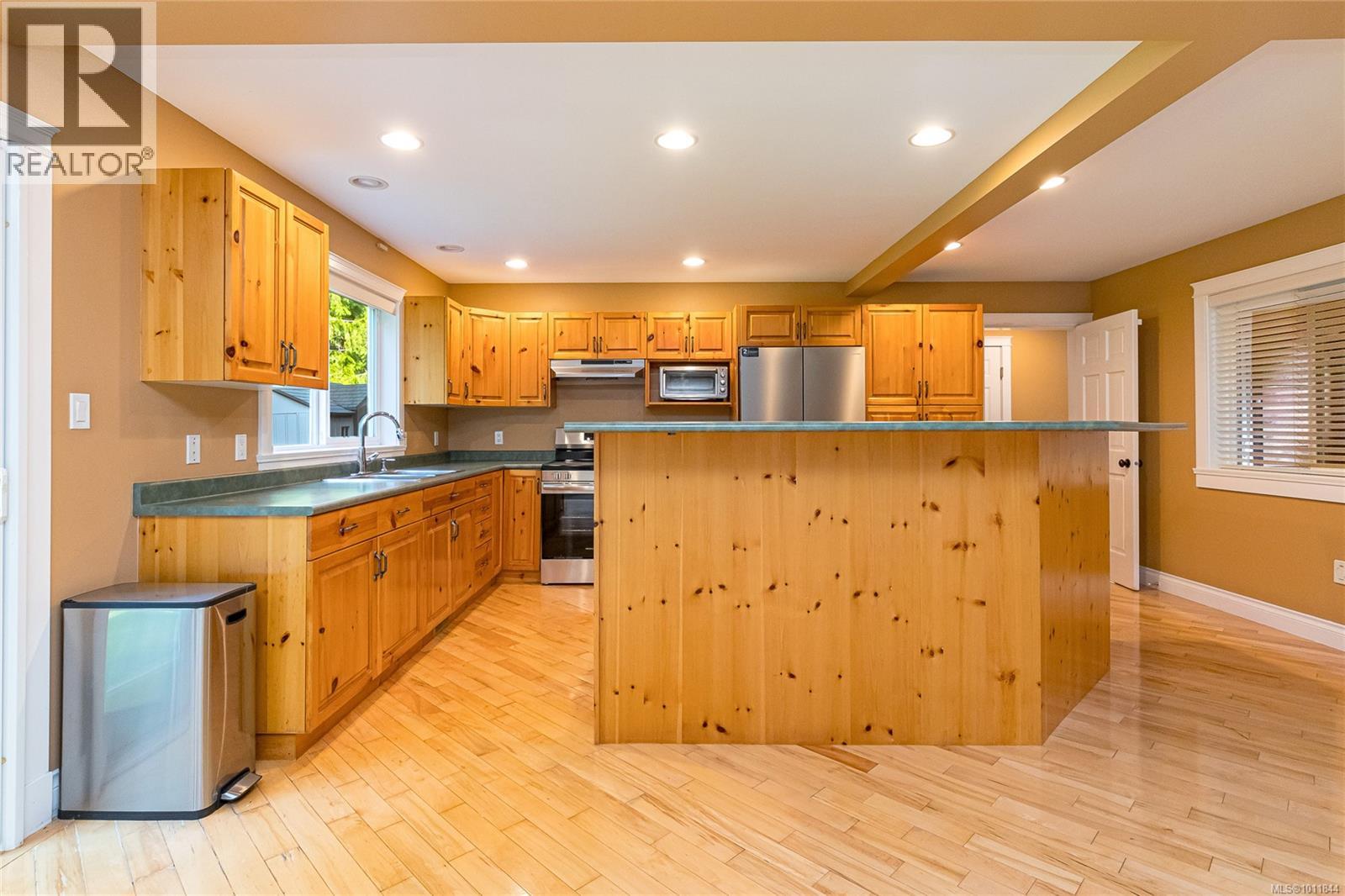 Property at 770 Shawnigan Lake Rd image 1