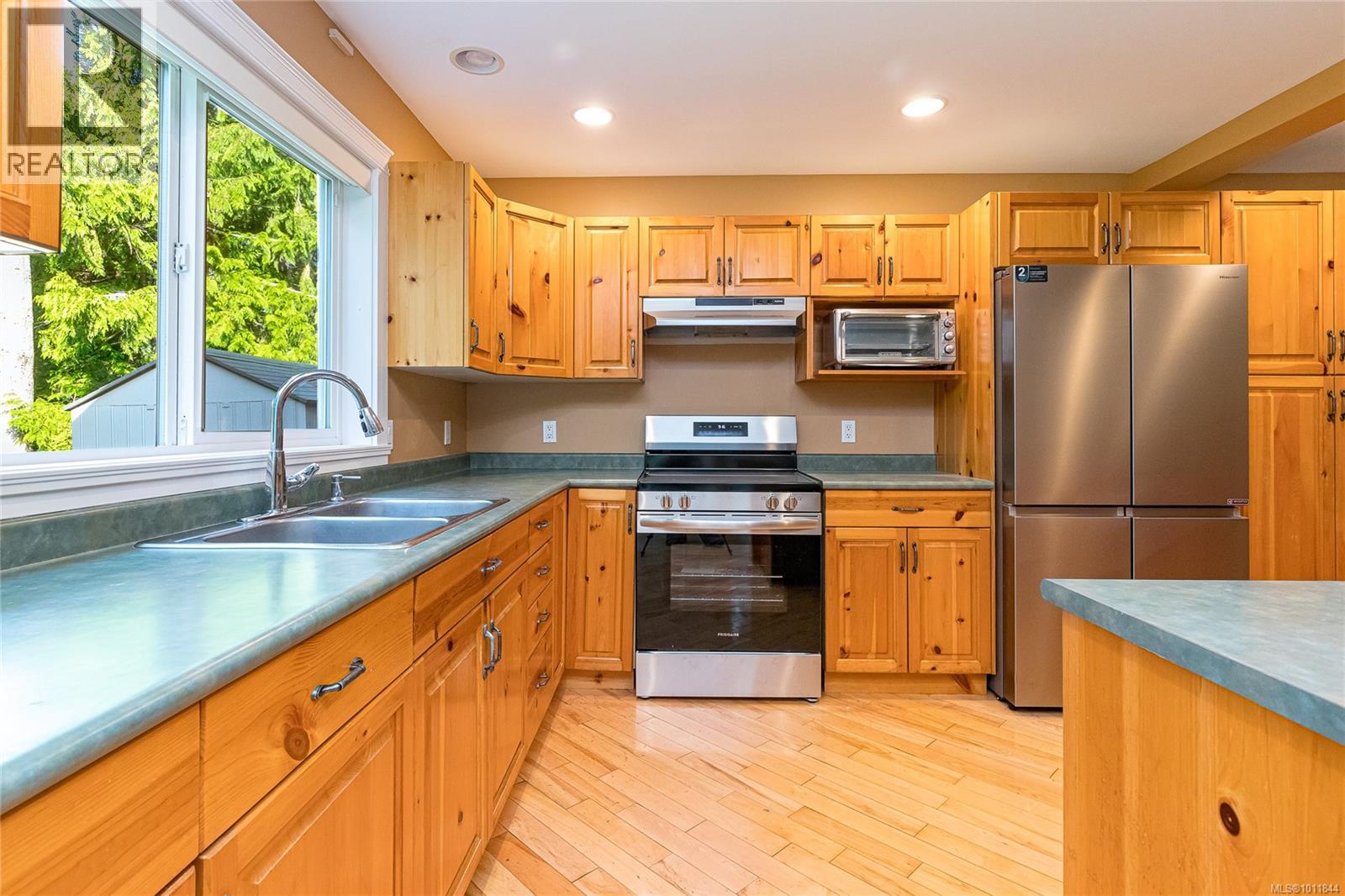 Property at 770 Shawnigan Lake Rd image 2