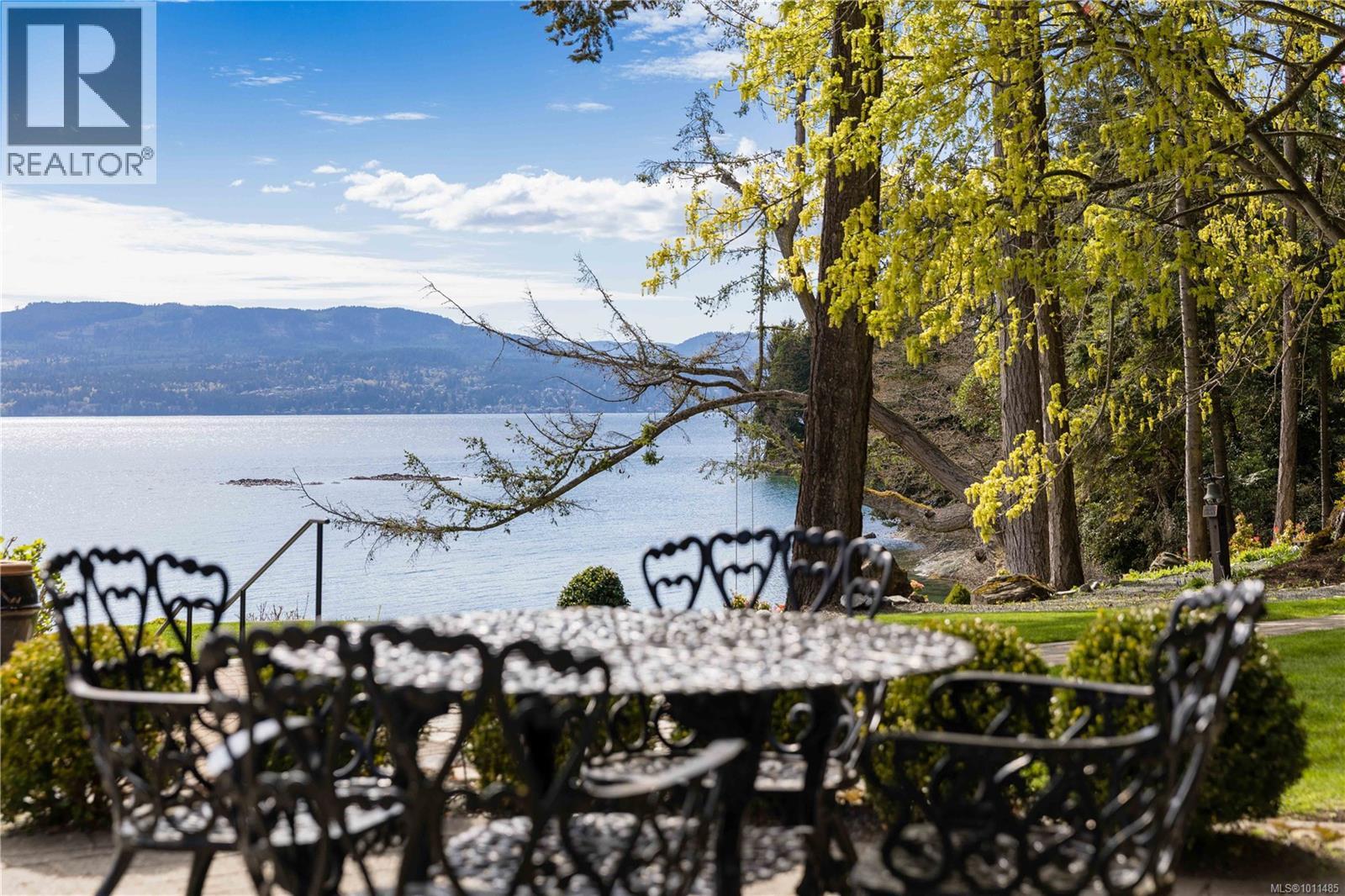 605 Towner Park Rd, North Saanich, British Columbia  V8L 5L7 - Photo 14 - 1011485