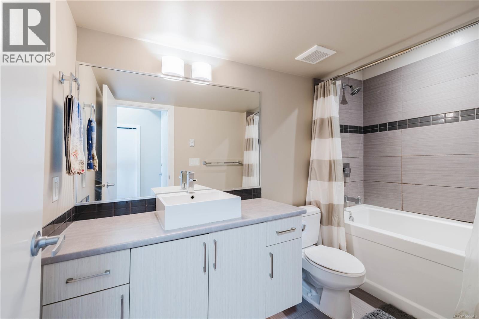 308 1121 Fort St, Victoria, British Columbia  V8V 3K9 - Photo 14 - 1008948