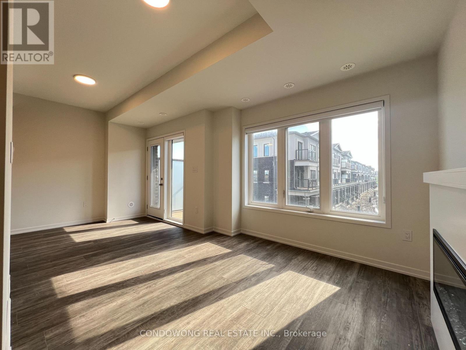 6 Matawin Lane, Richmond Hill, Ontario  L4B 0H8 - Photo 2 - N12360374