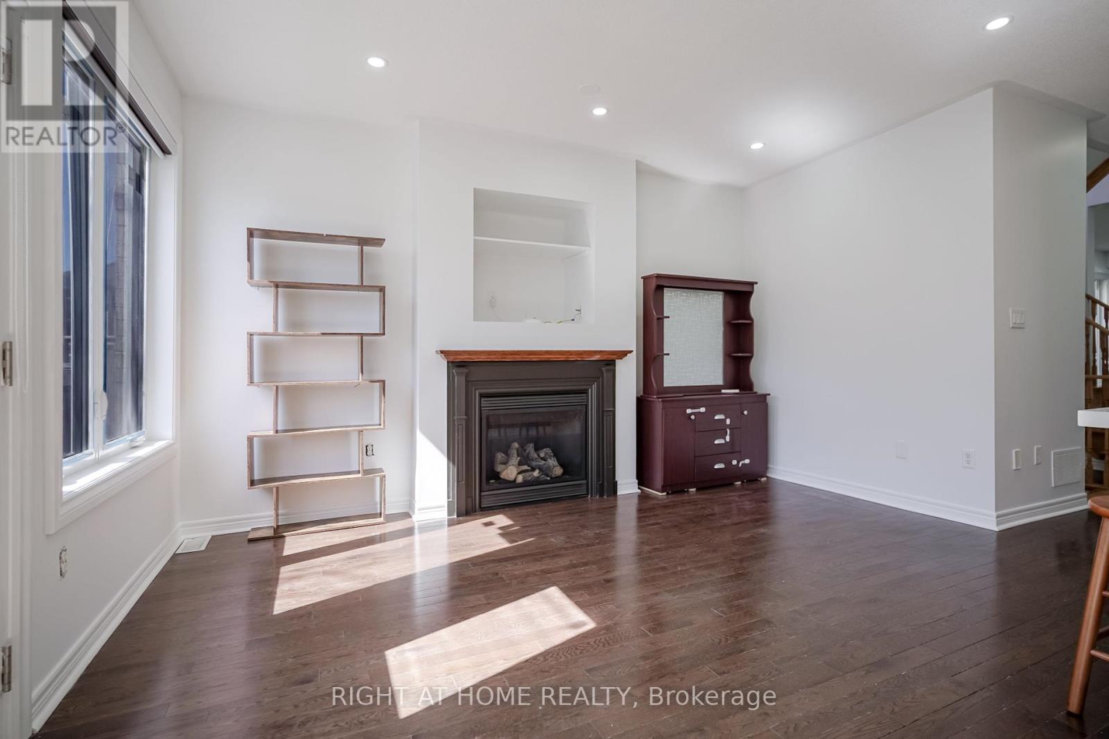 74 Amos Lehman Way, Whitchurch-Stouffville, Ontario  L4A 0L3 - Photo 10 - N12360386