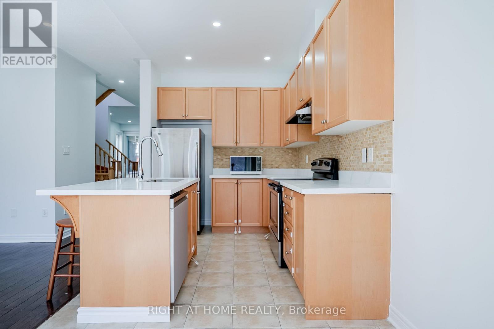 74 Amos Lehman Way, Whitchurch-Stouffville, Ontario  L4A 0L3 - Photo 17 - N12360386