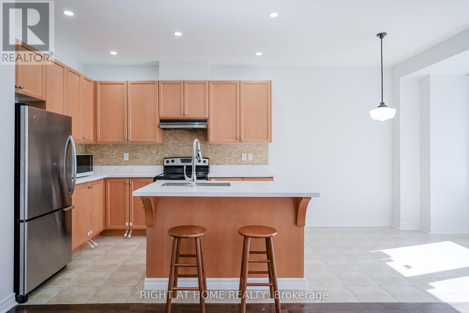 74 Amos Lehman Way, Whitchurch-Stouffville, Ontario  L4A 0L3 - Photo 19 - N12360386