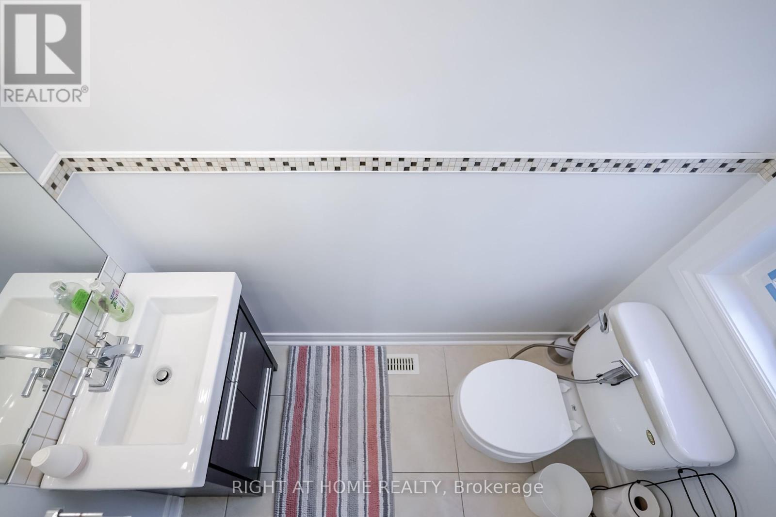 74 Amos Lehman Way, Whitchurch-Stouffville, Ontario  L4A 0L3 - Photo 21 - N12360386
