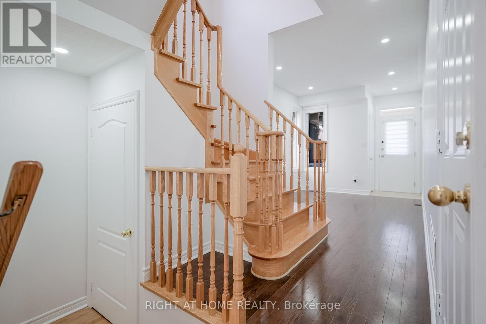 74 Amos Lehman Way, Whitchurch-Stouffville, Ontario  L4A 0L3 - Photo 7 - N12360386