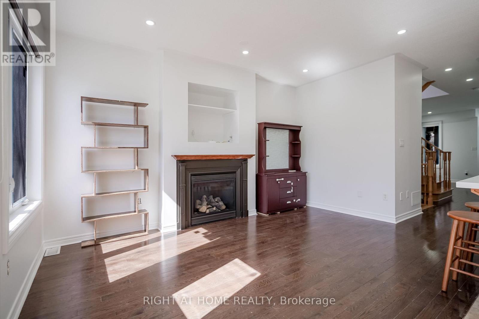 74 Amos Lehman Way, Whitchurch-Stouffville, Ontario  L4A 0L3 - Photo 9 - N12360386
