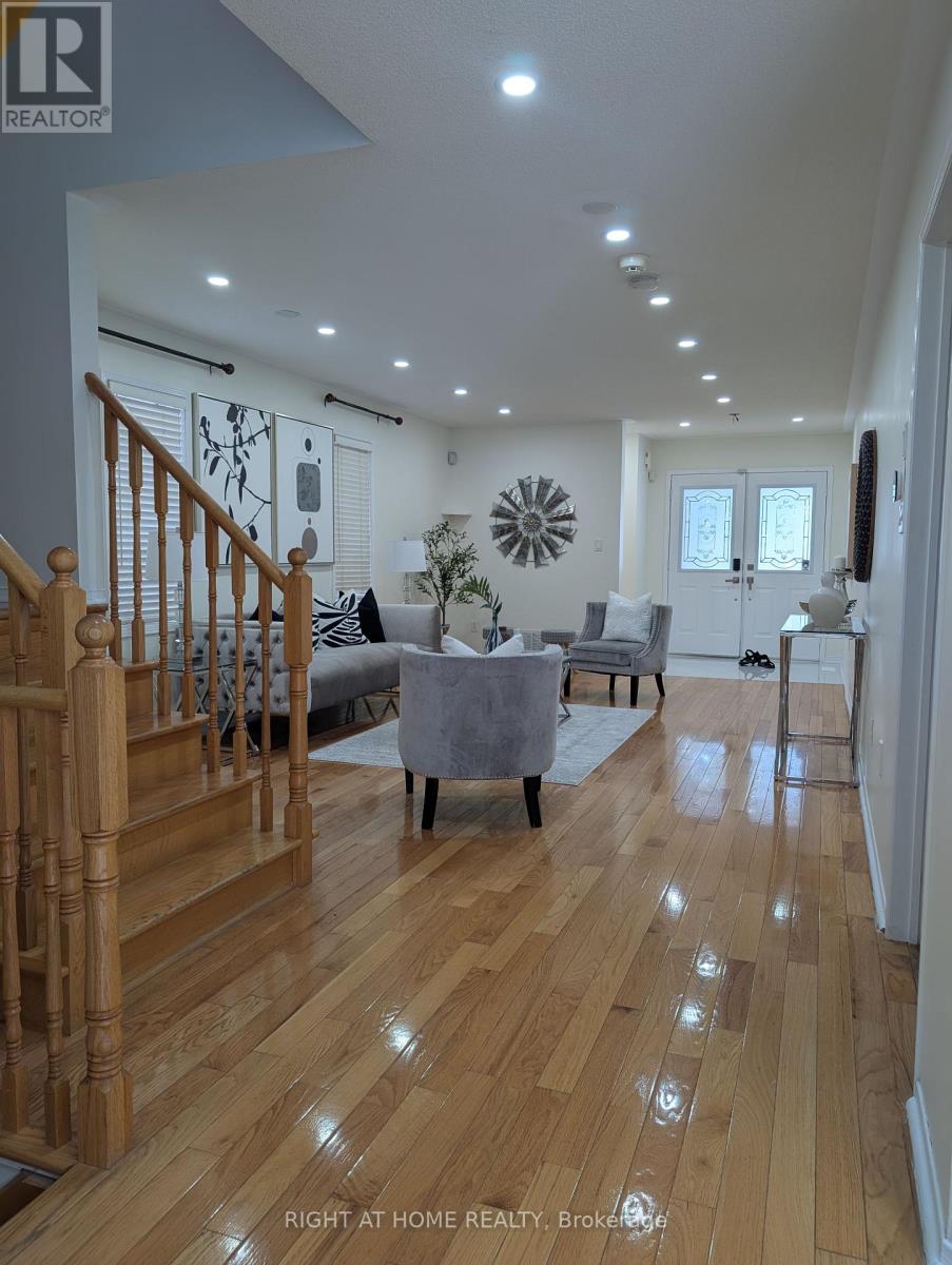 158 Hollywood Hill Circle, Vaughan, Ontario  L4H 2P2 - Photo 4 - N12360387