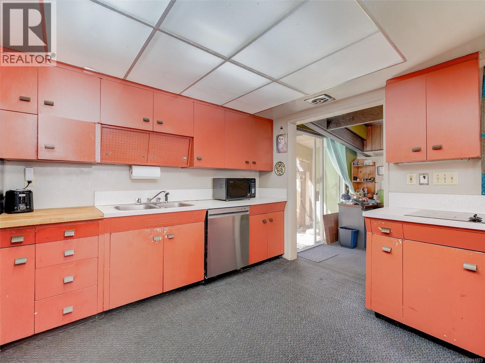 4598 Torquay Dr, Saanich, British Columbia  V8N 3L7 - Photo 27 - 1011823